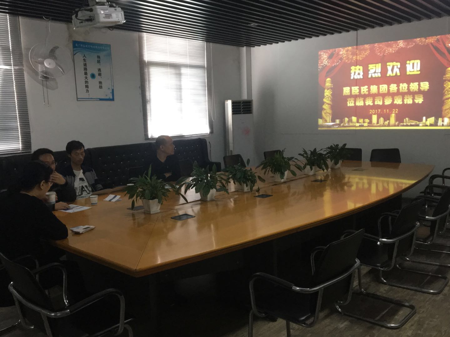 �y�������������������