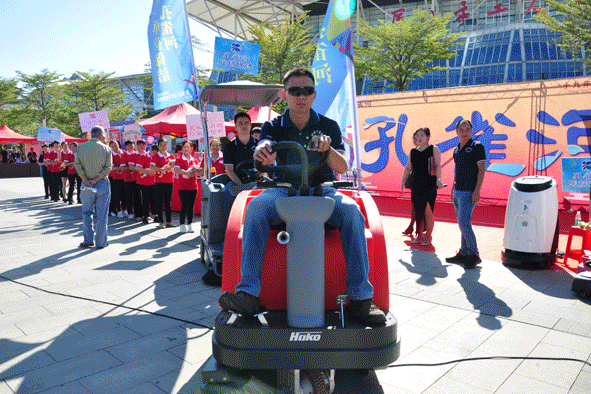 �g��Ц�Z��һ����ʮ�˰���ˇ�R�ψ�������ȸ�������B�T�е����ü�����(ji��)